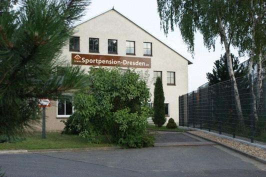 Sportpension Dresden Exteriör bild